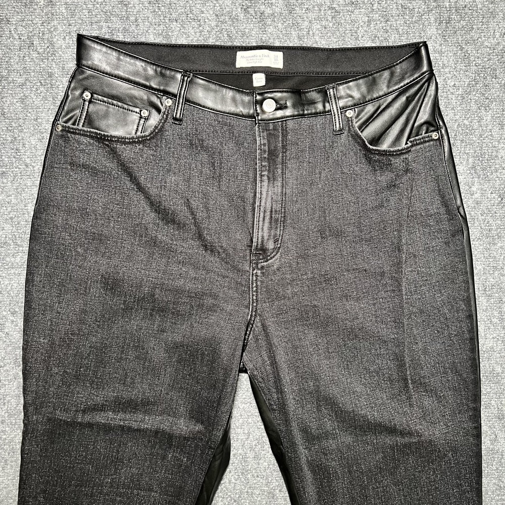Abercrombie & Fitch‎ Ultra High Rise Ankle Straight Jeans Faux Leather 34/18R - Picture 3 of 12